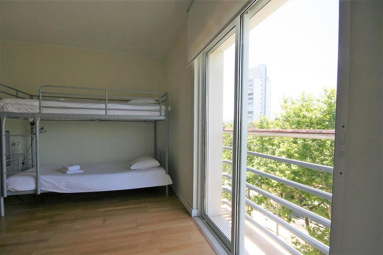 Modern In Luxurious Condominium Appartement