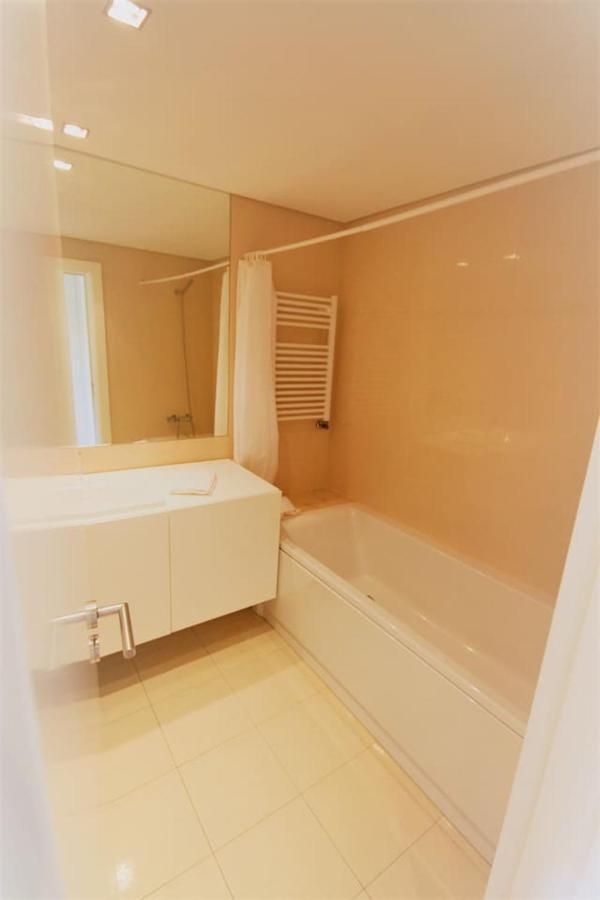 Appartement Modern In Luxurious Condominium