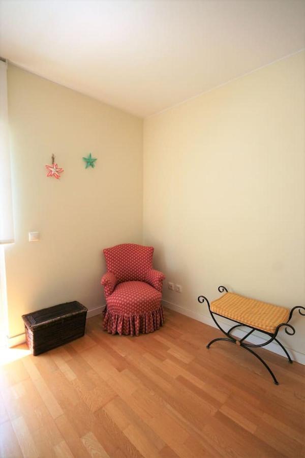 Modern In Luxurious Condominium Appartement